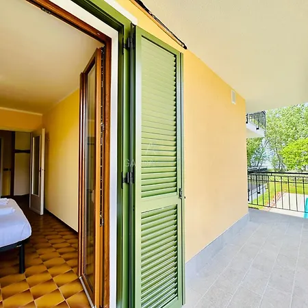 Appartamento Little Venezia - Relax In Piscina Fronte Sirmione