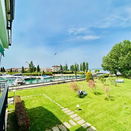 Little Venezia - Relax In Piscina Fronte Appartamento